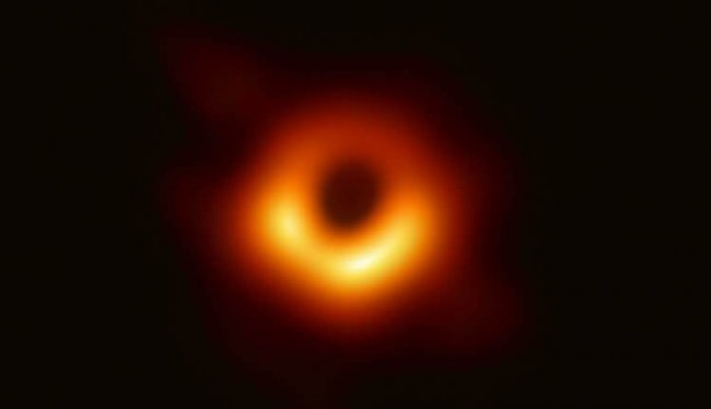 Первая сфотографированная черная дыра получила имя Поэхи - «Тайны Космоса»