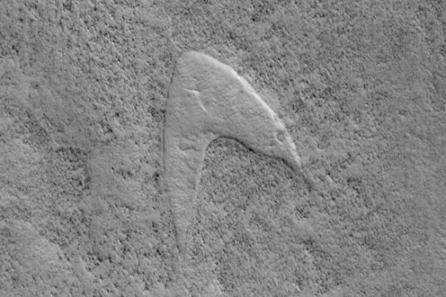 На Марсе нашли логотип «Звездного флота» из «Стартрека» (2 фото) - «Тайны Космоса»