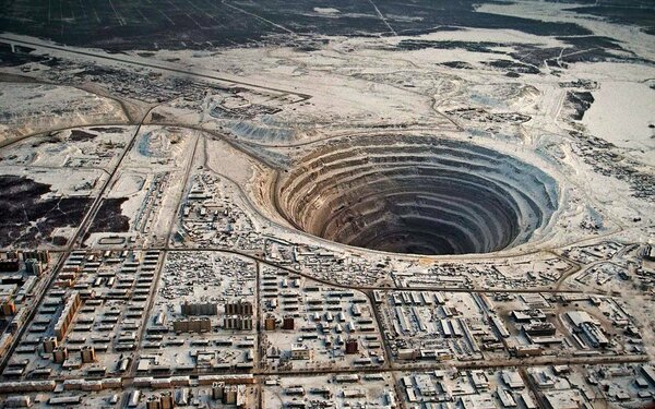 Насколько глубокую яму мы можем выкопать (4 фото) - «Планета Земля»