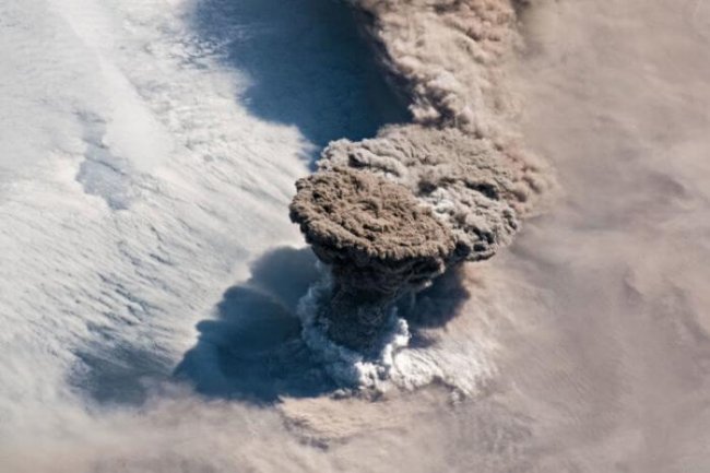 Проснувшийся от 100-летнего сна вулкан уничтожил все живое вокруг (6 фото) - «Катаклизмы»