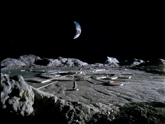 Любители нашли секретную базу на Луне (4 фото) - «Луна»