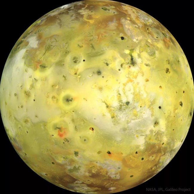 Спутник Юпитера в натуральном цвете - «Процесс познания»