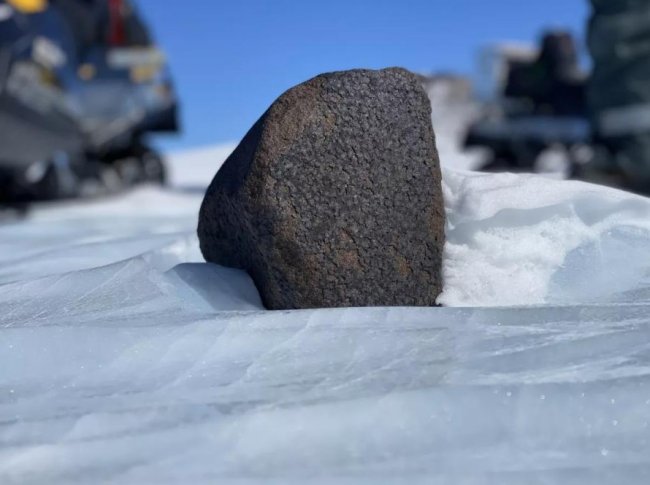 В Антарктиде обнаружили метеорит весом 7,6 килограмма - «Процесс познания»